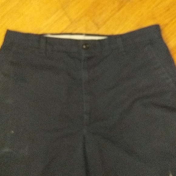 A pair of men's work pants. - Picture 4 of 5